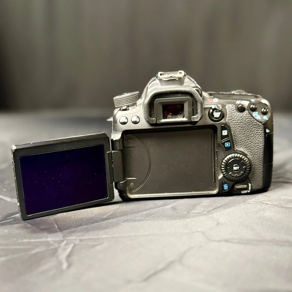 Canon EOS 70D with EFS 18-135mm lens - Excellent Condition
